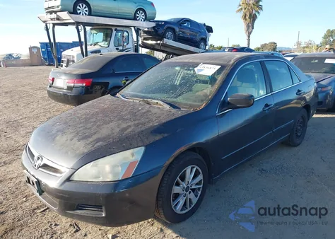 2007 Honda Accord 2.4 Lx z USA, uszkodzony, nr VIN 1HGCM56467A152184